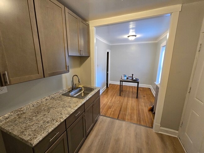 Building Photo - 4826 N Avers Ave