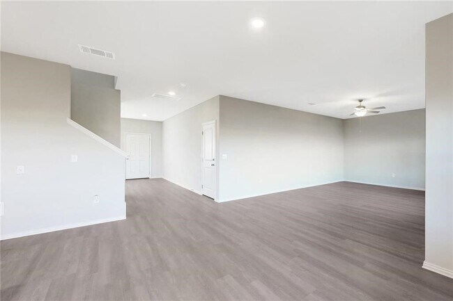 Building Photo - 17212 Crowndale Dr