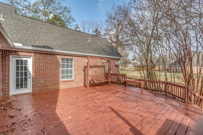 Building Photo - 340 Willow Ridge Cove