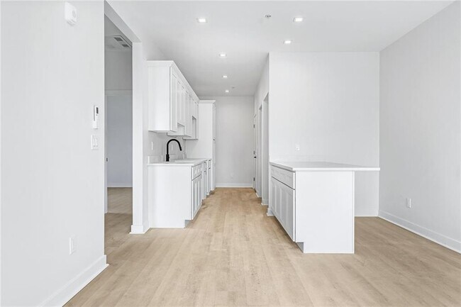 Building Photo - 50 Murray St