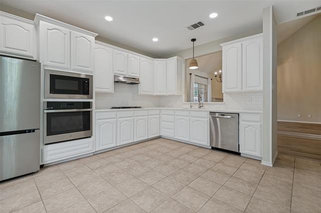 Building Photo - 6137 Pebble Creek Dr