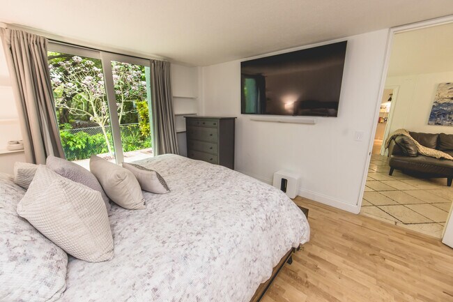 Building Photo - 501 SW 11th Pl