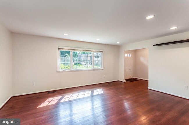Building Photo - 519 Woodland Ct NW