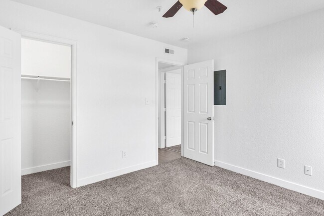 Building Photo - Currently getting renovated three-bedroom ...