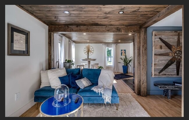 Building Photo - 14047 Military Rd