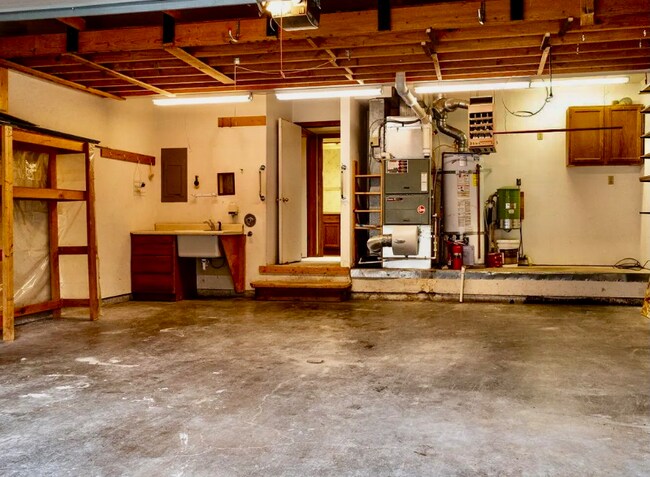 Building Photo - 2814 Brittany Dr