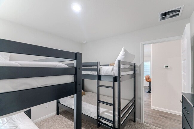 Building Photo - 8110 Alpine Bearberry Dr