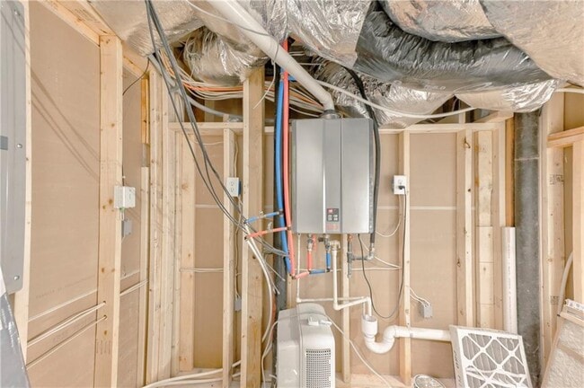 Building Photo - 109 Wyman St SE