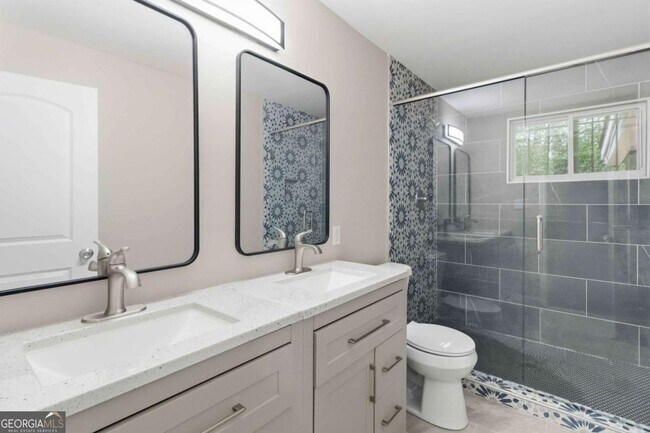 Building Photo - 2953 Meadowview Dr SE