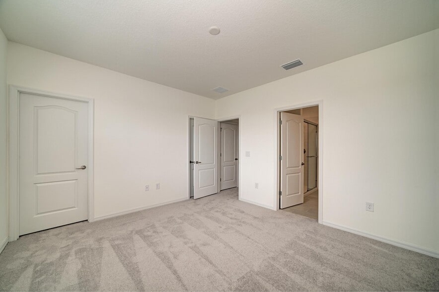 Building Photo - 2206 Washington Palm Ct