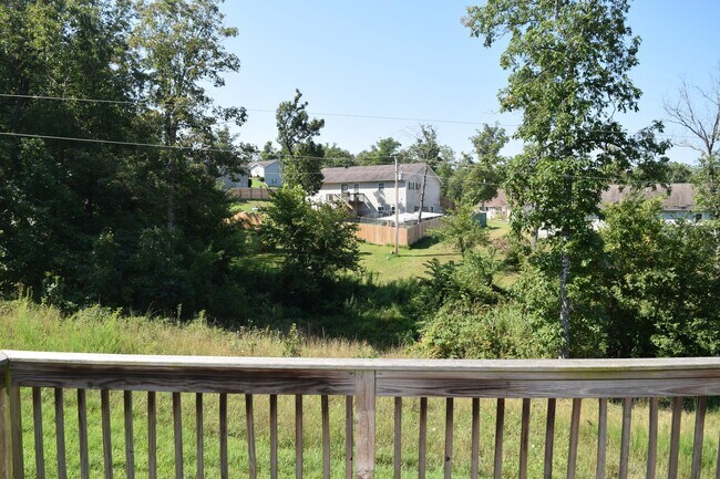 Building Photo - Available November 5, 2024! Call Watson & ...