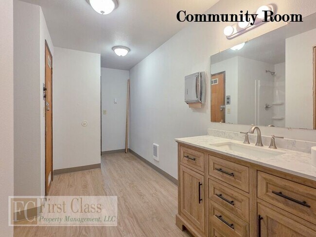 Building Photo - 1348 NE 186th Ave