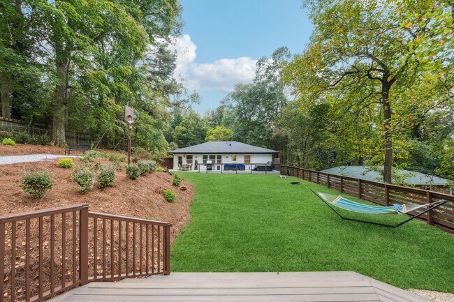 Building Photo - NEW! Fully Furnished Atlanta Oasis - Upsca...