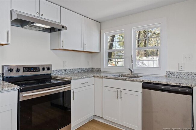 Building Photo - 5109 Higgins St