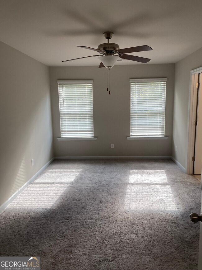 Building Photo - 7055 Mimosa Blf