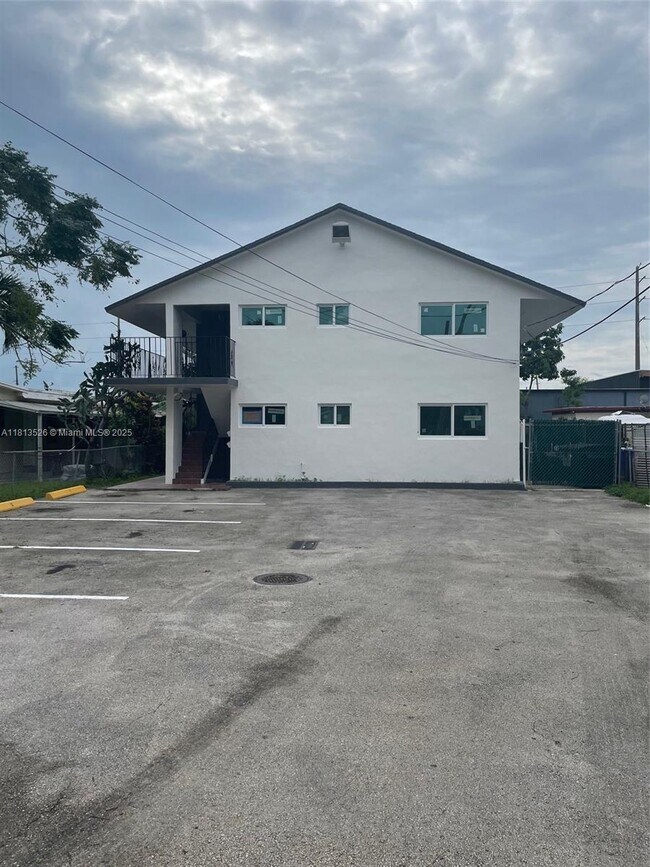 Primary Photo - 2622 NW 24th St