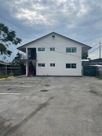 Building Photo - 2622 NW 24th St