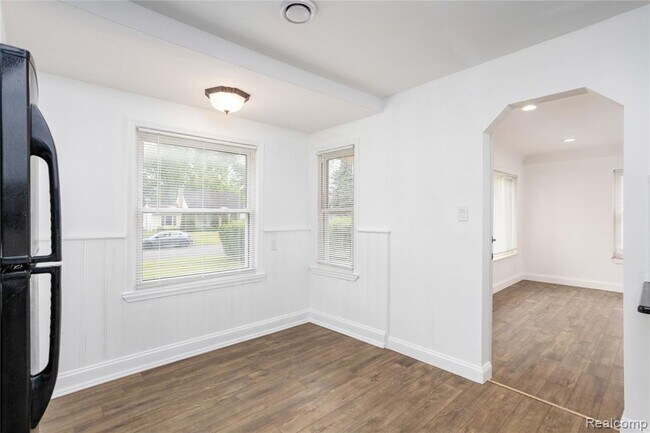 Building Photo - 18261 Brentwood St