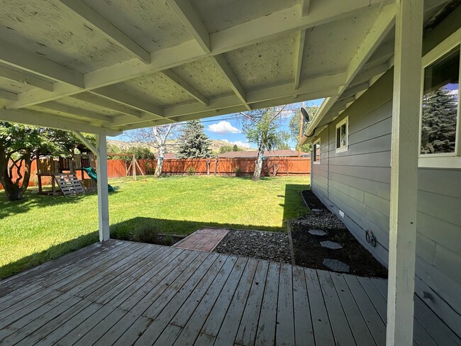 Building Photo - 5301 Bel Aire Dr