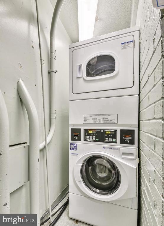 Building Photo - 2500 N Van Dorn St