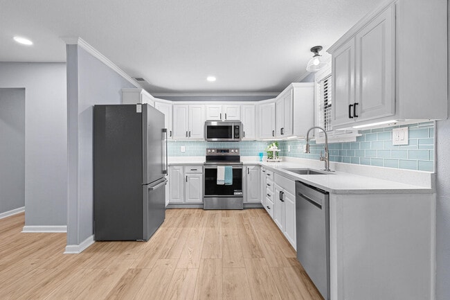 Building Photo - 5968 Capitol Dr