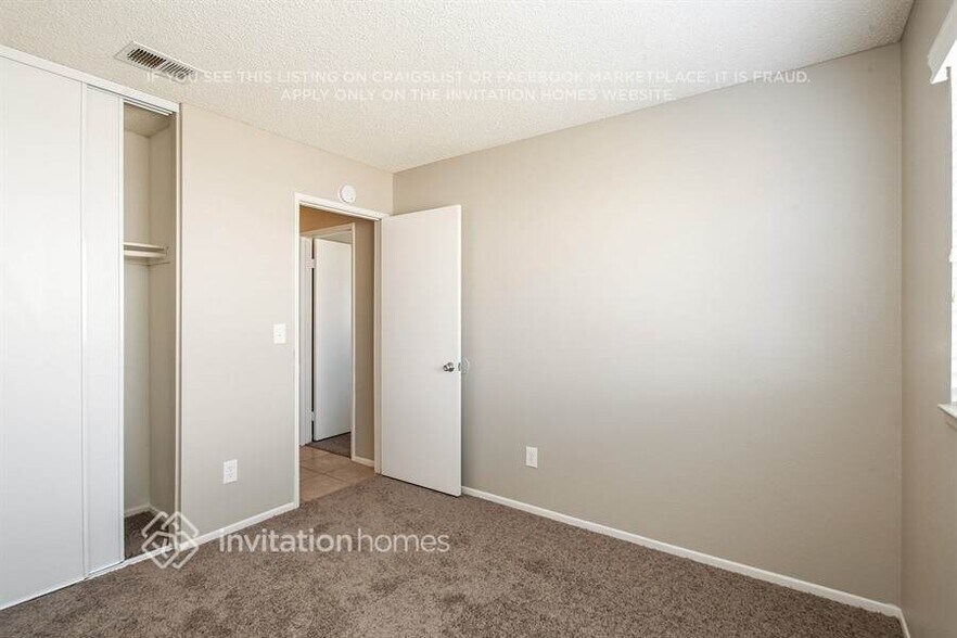 Building Photo - 23288 Lena St