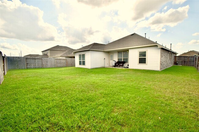 Building Photo - 3735 Rock Ledge Dr