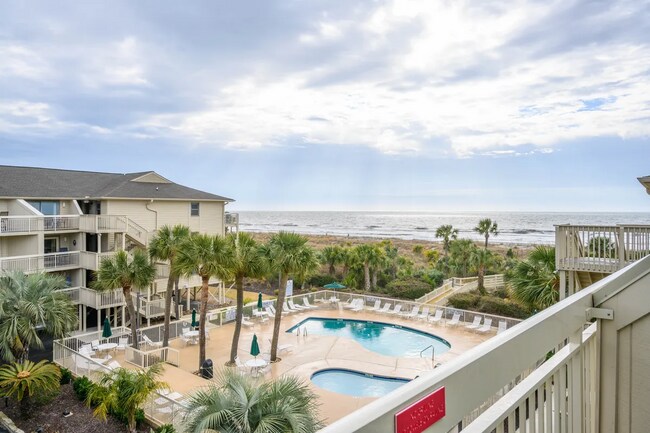Primary Photo - 4 N Forest Beach Dr