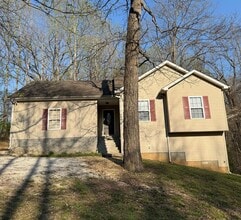 Building Photo - Beautiful House with Privacy