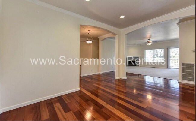 Building Photo - 3 br, 2.5 bath House - 567 Landis Circle