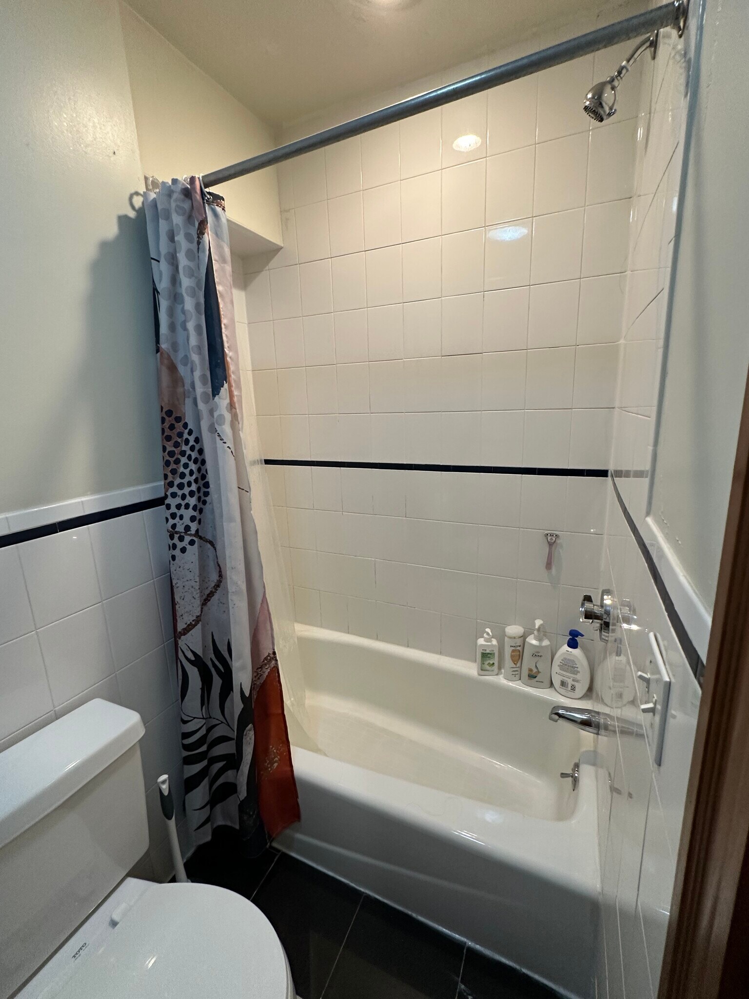 Building Photo - 52 Babcock St