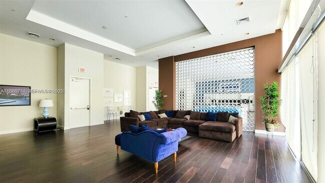 Building Photo - 2775 NE 187th St