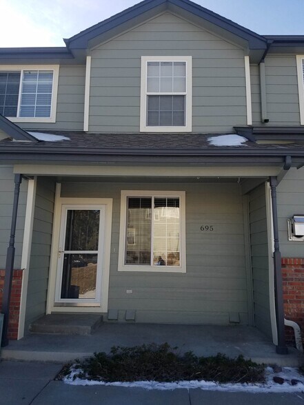 Front of house with covered porch - 695 S Depew St