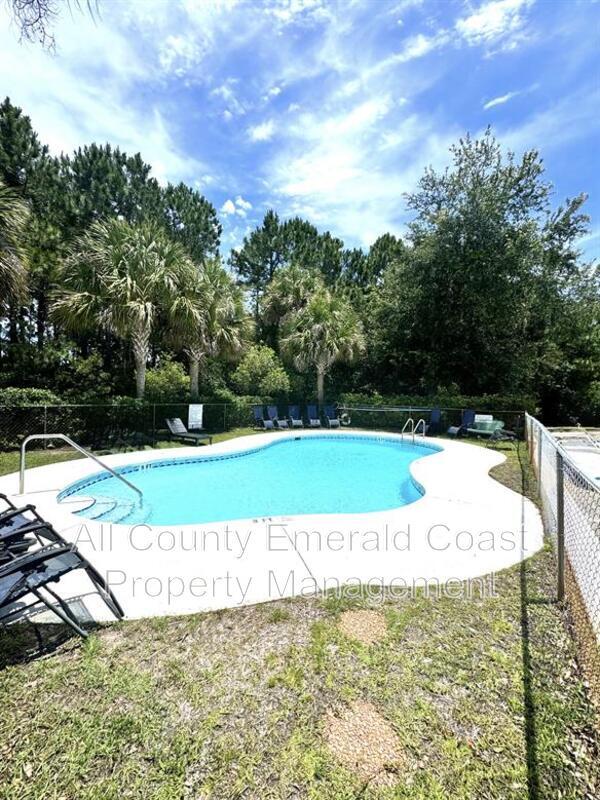Building Photo - 732 E Mack Bayou Dr