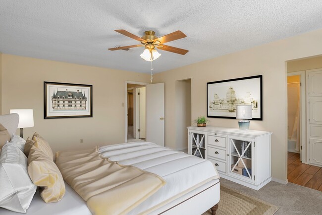 Building Photo - Beautiful Townhouse in South Shreveport