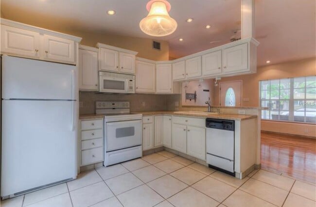 Building Photo - 2919 Hargill Dr