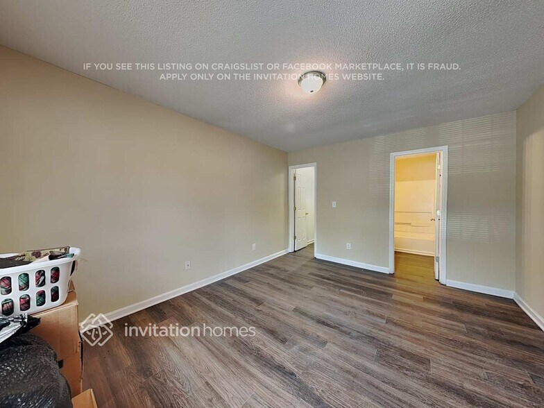 Building Photo - 2004 Pineton Ct