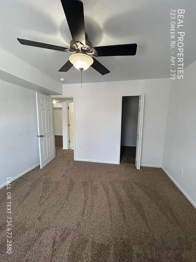 Building Photo - 723 Green Rd