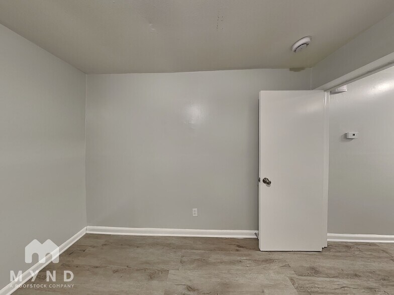 Building Photo - 438 Greenhill Way