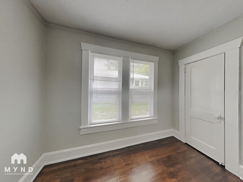 Building Photo - 4817 Avenue N