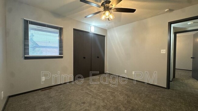 Building Photo - 1701 Ridgehaven Ct