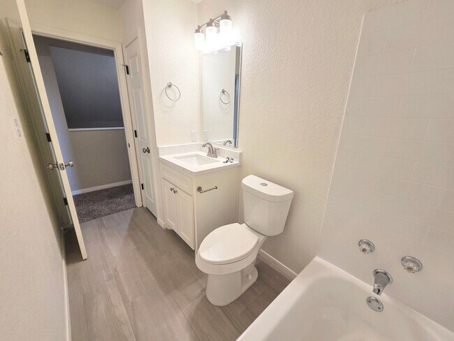 Building Photo - Beautifully Renovated 2-Story Home in Kemp...