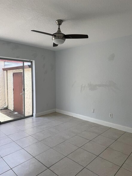 Building Photo - 9640 NW 65th St