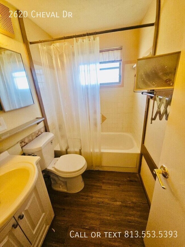 Building Photo - 2620 Cheval Dr