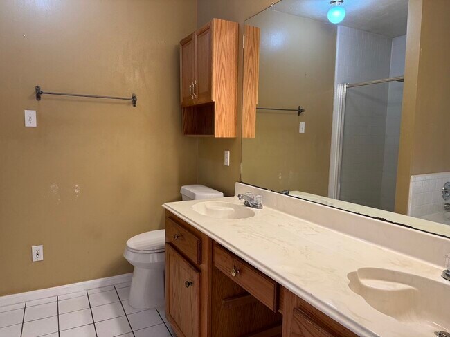 Building Photo - 10811 Cliffton Forge Dr