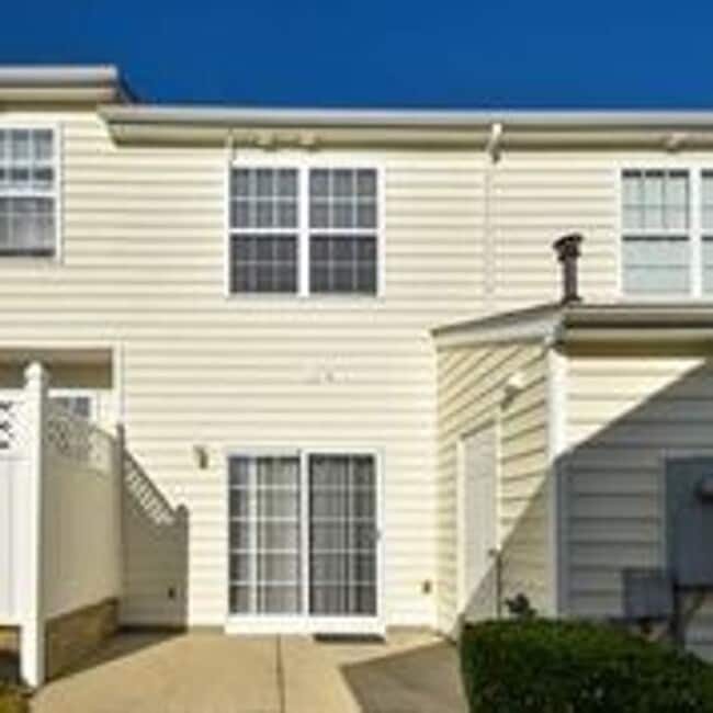 Building Photo - Lovely, Move in Ready 2 Bedroom in Stallin...
