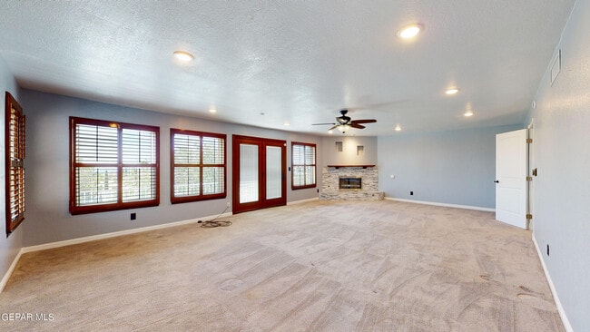 Building Photo - 801 Claravista Ln