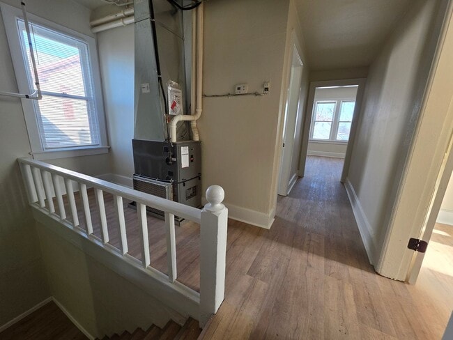 Building Photo - 210 S Maple Ave