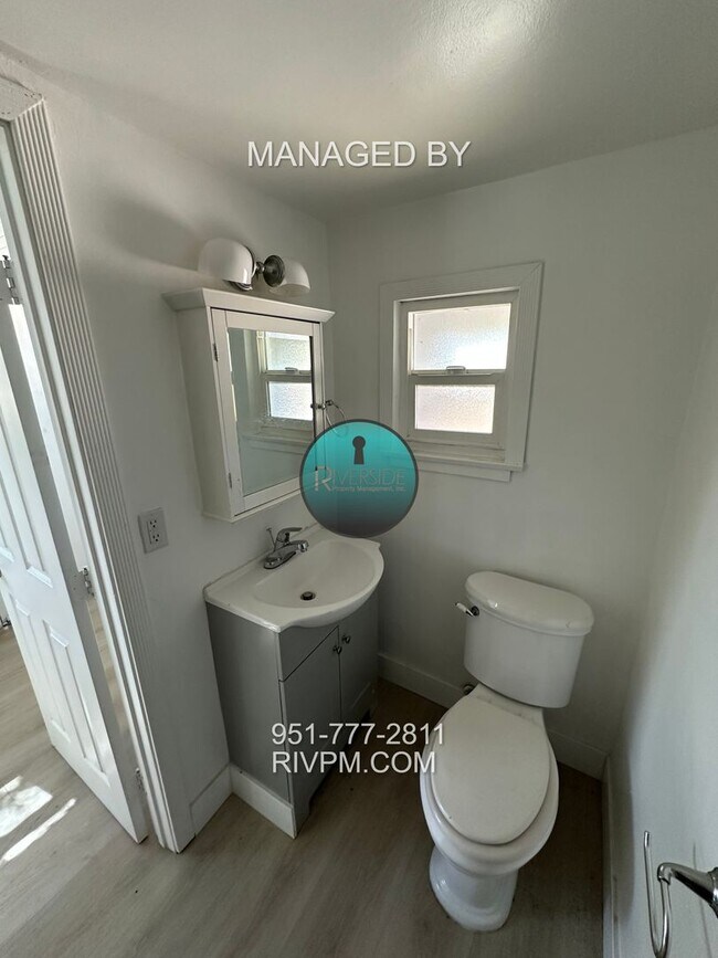 Building Photo - Beautifully Updated 2-Bed, 2-Bath Riverside Home on a Huge Lot!