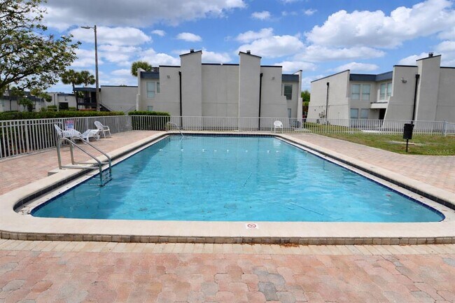 Building Photo - 5004 Castile Pl